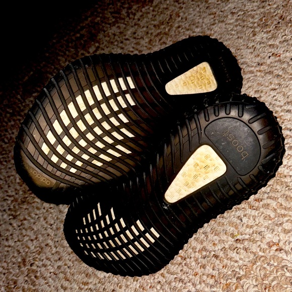 Adidas Yeezy Boost 350 non reflective black shoes - Picture 6 of 13